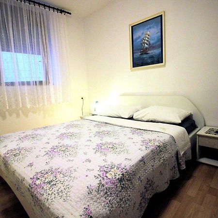 Apartment Leana Selce Exterior photo
