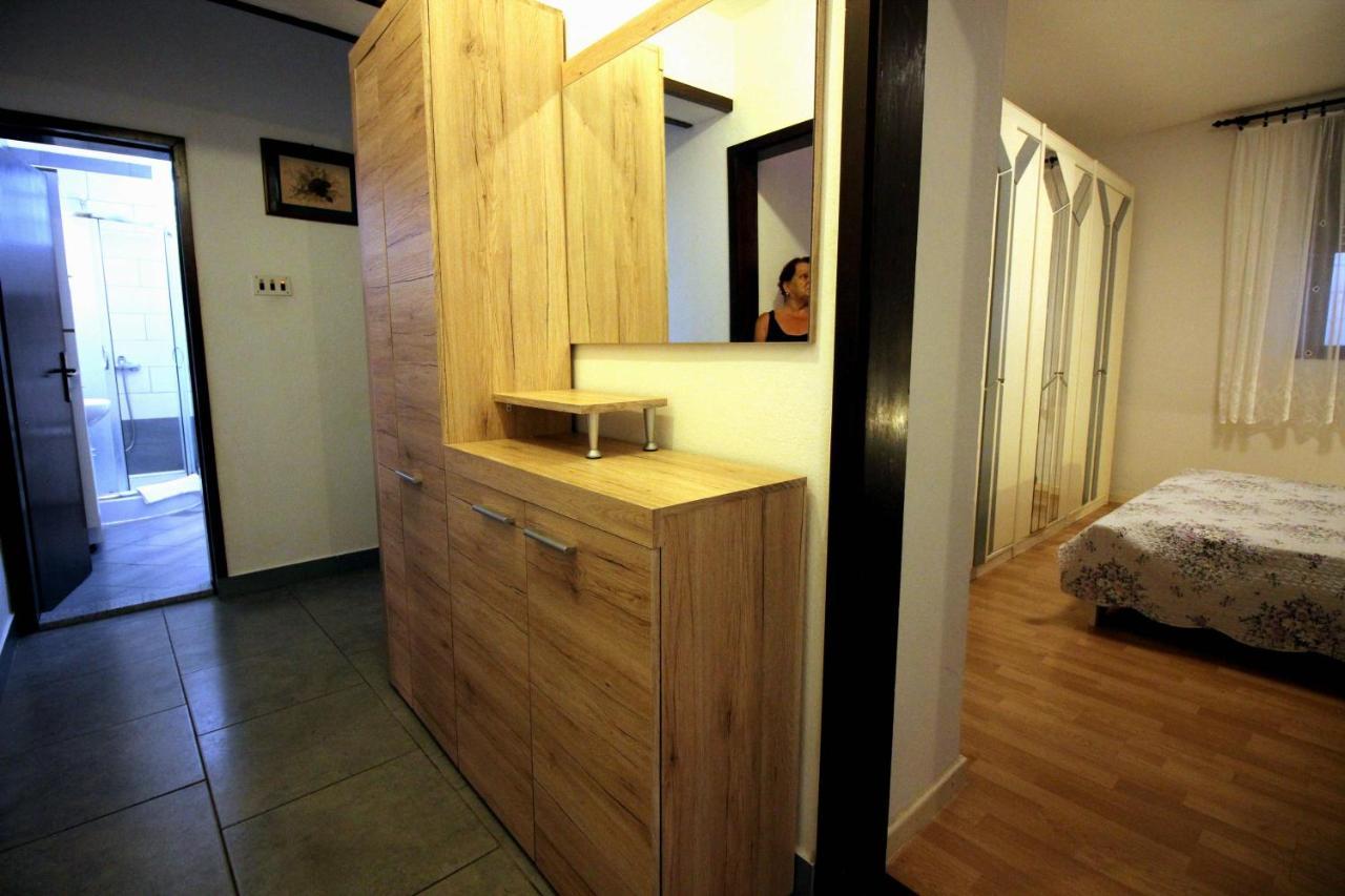 Apartment Leana Selce Exterior photo