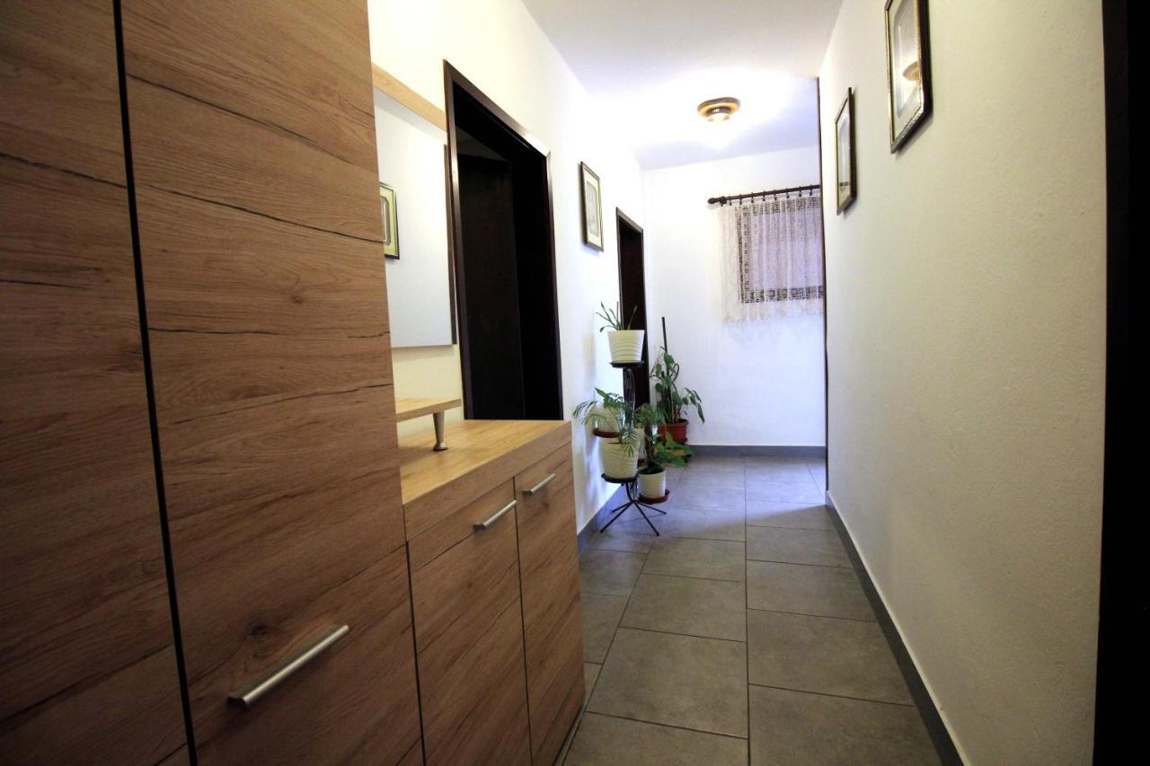 Apartment Leana Selce Exterior photo